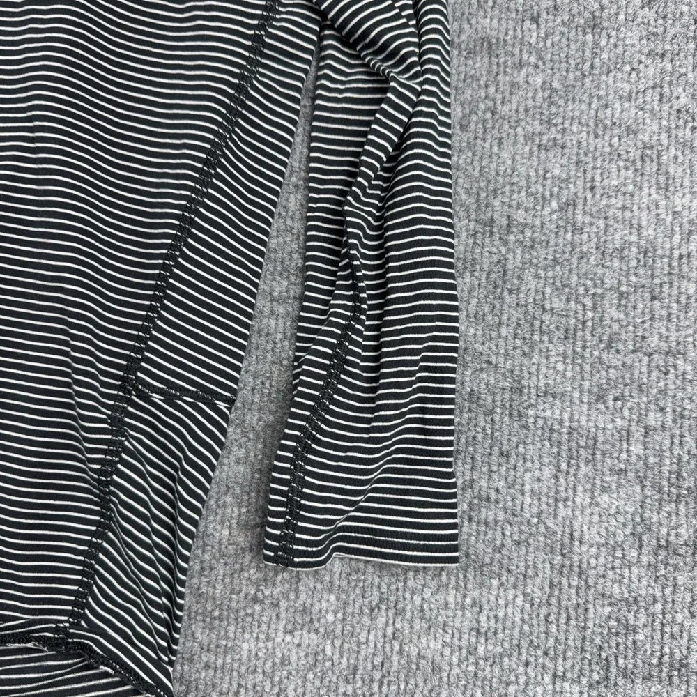 Lululemon Shirt Womens Medium Black Stripe Long Sleeve Yoga Athletic Relaxed Top